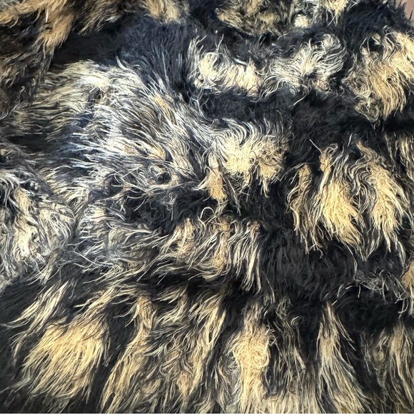 BCBG MAX AZARIA “Catherine” faux fur coat, size XS - Picture 10 of 13